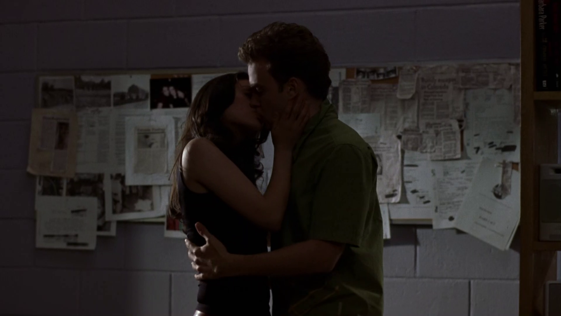 Attractive but dumb slacker student kissing Kunis